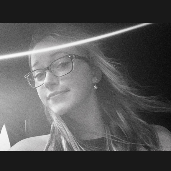 Meet your Posher, Brooklynn - Picture 4 of 4